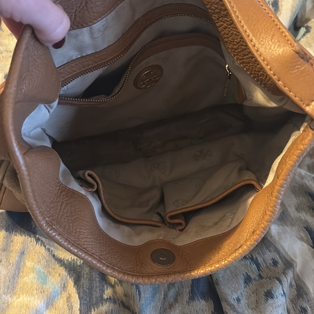 Tory Burch Tan Leather Shoulder Bag - Picture 3 of 5